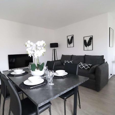 Frenchy By Plaza Apartment Serris Bagian luar foto